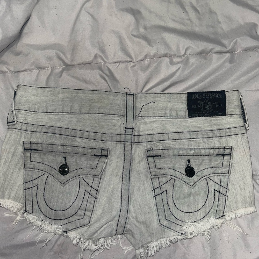 TRUE RELIGION SHORTS